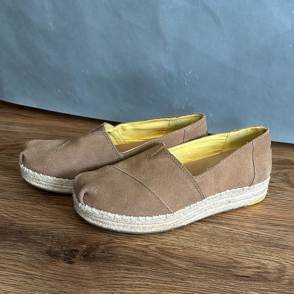 Toms Women's Tan Espadrille Slip-On Shoes